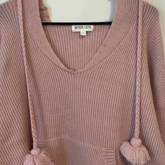 Everyone needs a soft pink hoodie like this - Picture 3 of 5